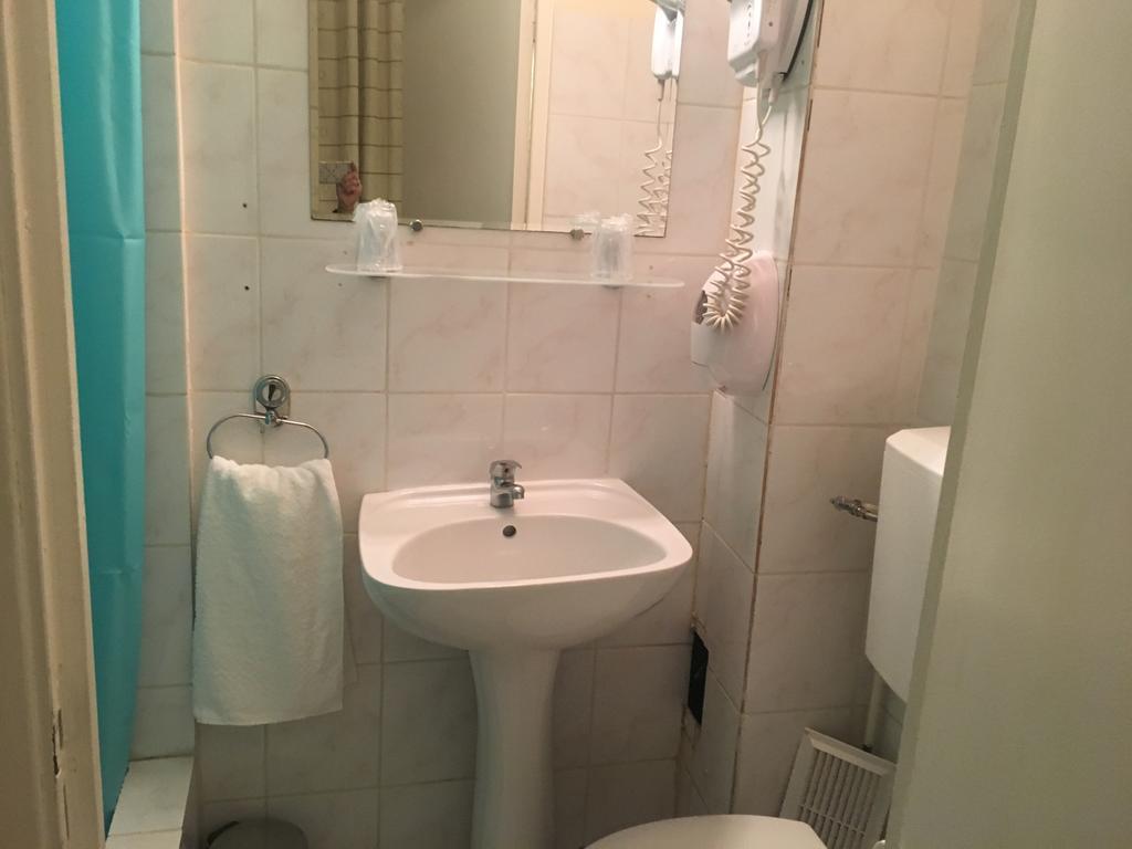 Hotel Relax Марсилия Екстериор снимка