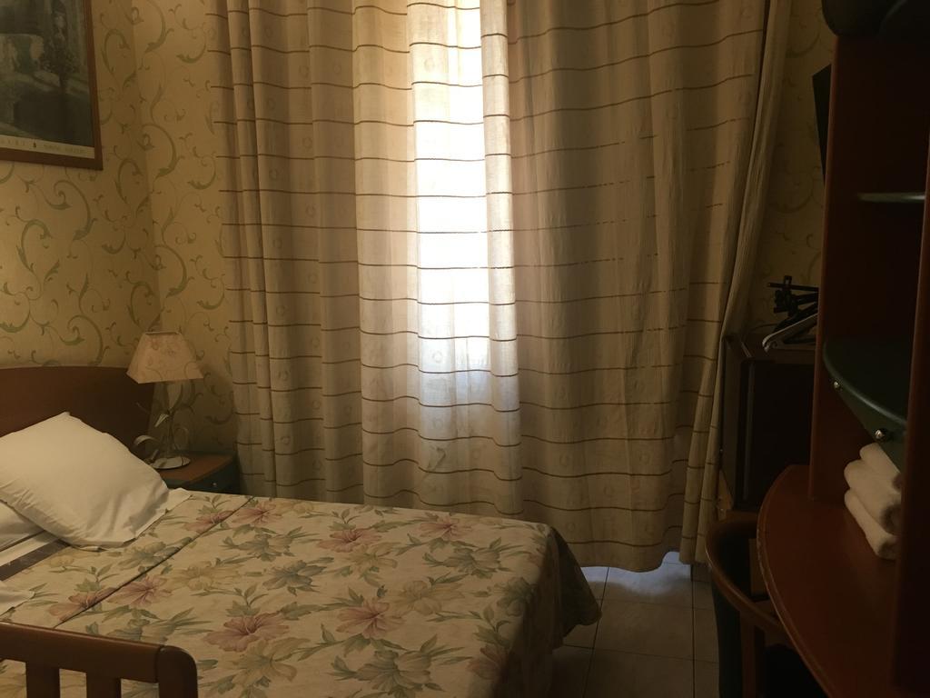 Hotel Relax Марсилия Екстериор снимка