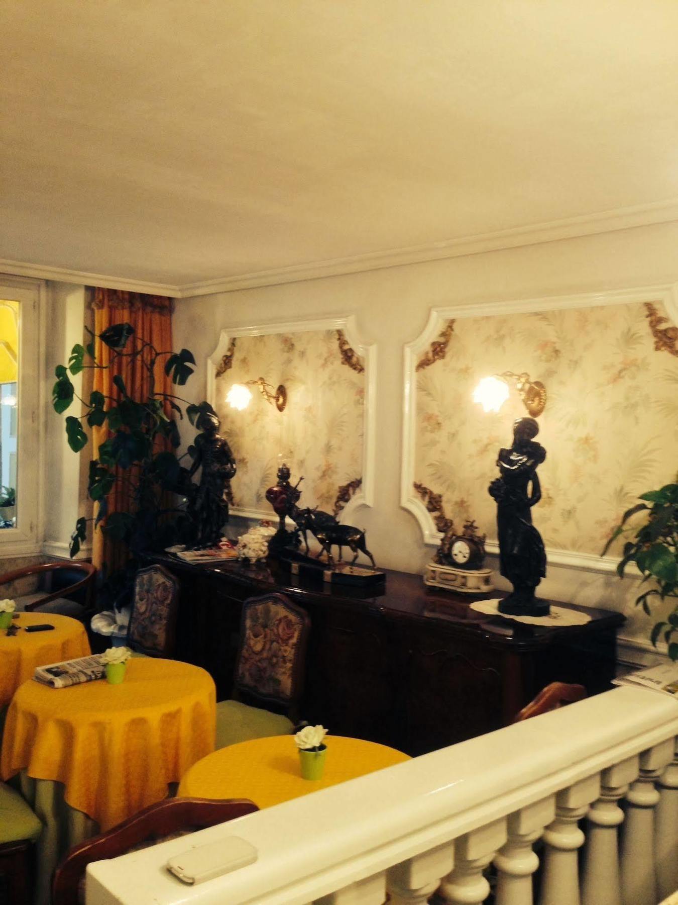 Hotel Relax Марсилия Екстериор снимка
